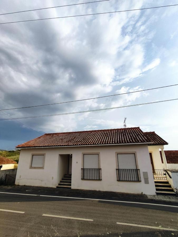 Casa Sossegada Na Batalha Villa Luaran gambar